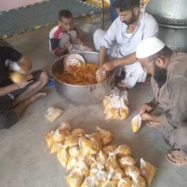 Cooked Food For 100 People