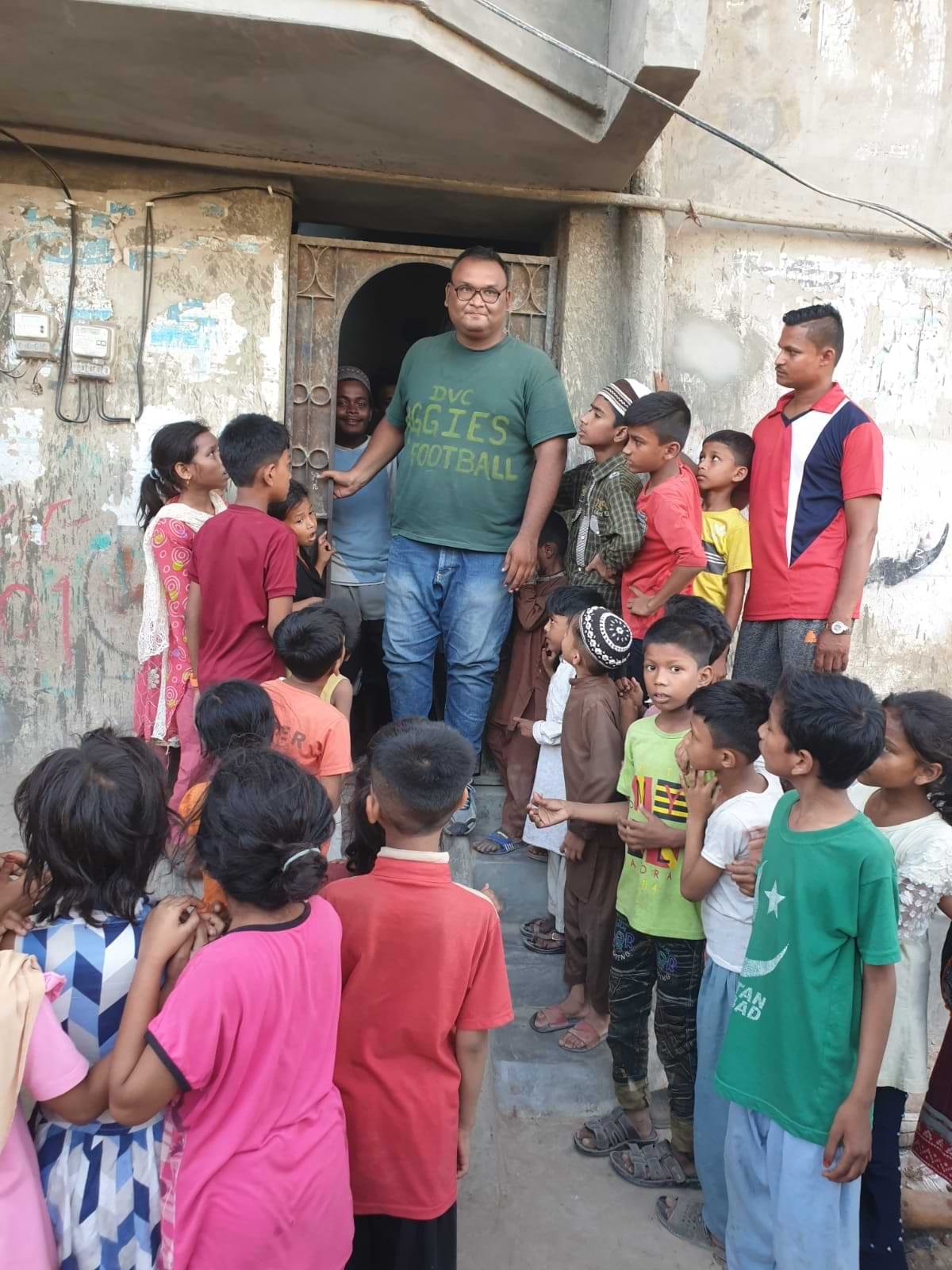 Arsh is helping peoples by taking care of them